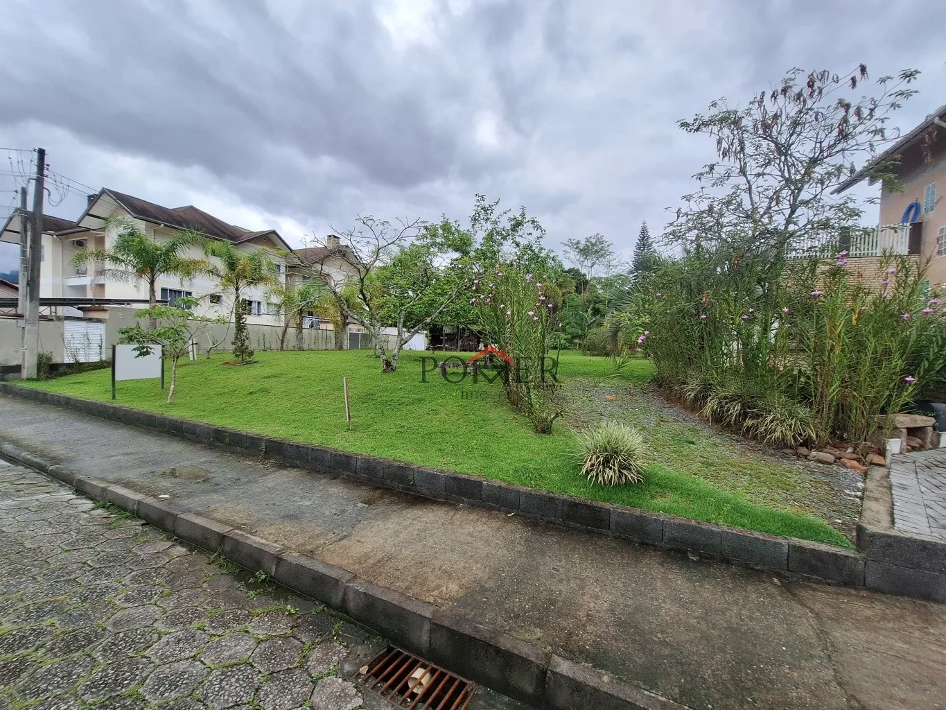 Excelente terreno no Centro de Pomerode com 610,00m em via pavimentada, sem saída, super tranquila, e perto de tudo — foto 2