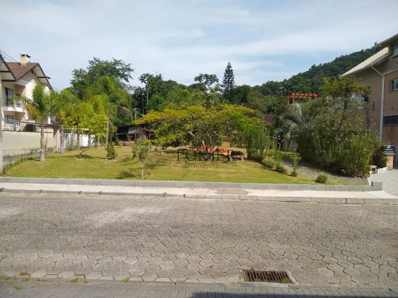 Excelente terreno no Centro de Pomerode com 610,00m em via pavimentada, sem saída, super tranquila, e perto de tudo — foto 3
