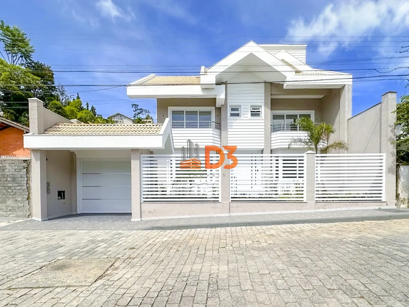 Casa De Alto Padrão com 3 Dormitórios Sendo 3 Suítes e Um Amplo Espaço Externo - foto 1