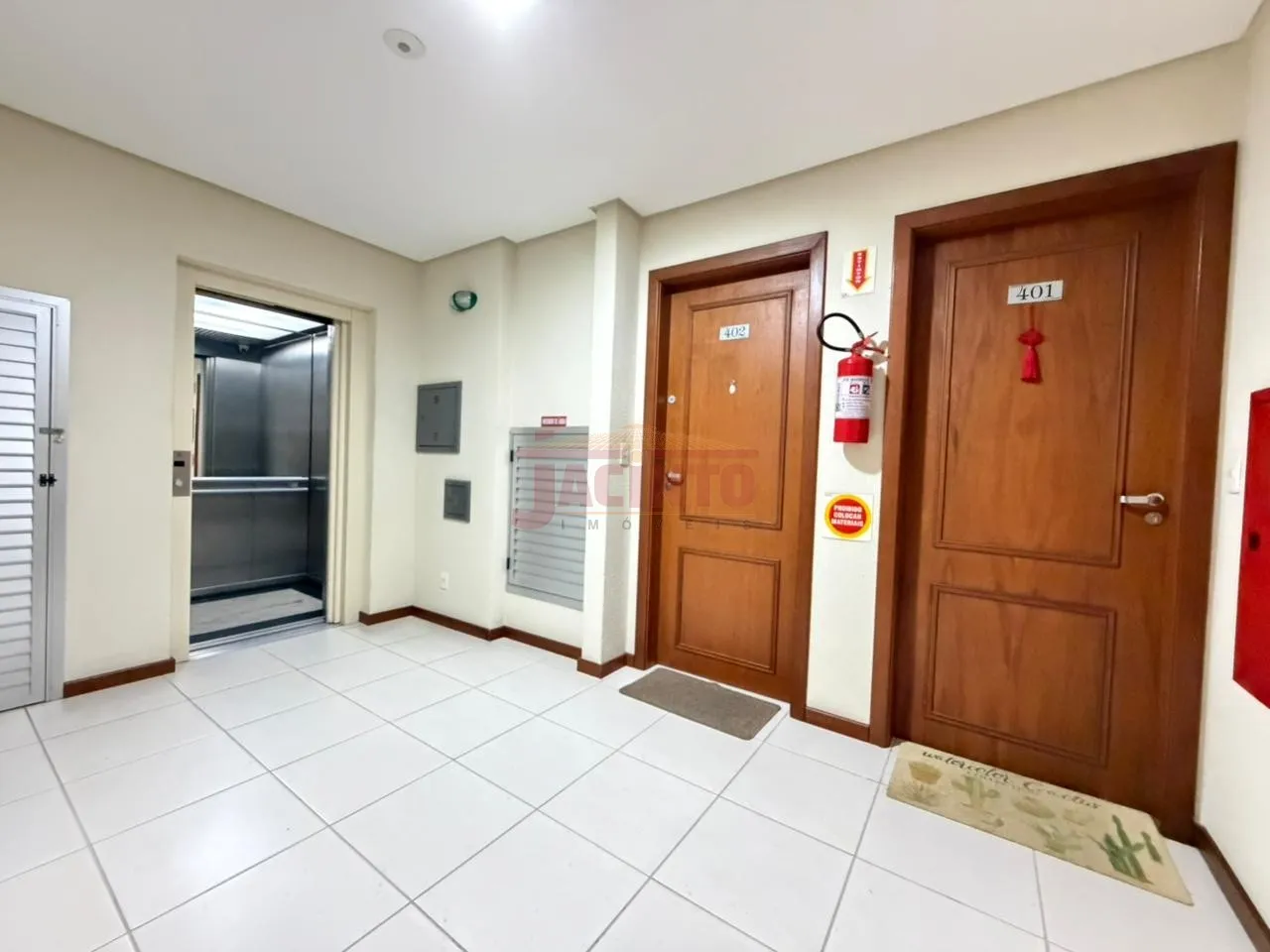 Amplo apartamento de quartos (1 suíte), sacada com churrasqueira, localizado no bairro Vila Nova, Blumenau/SC. — foto 4