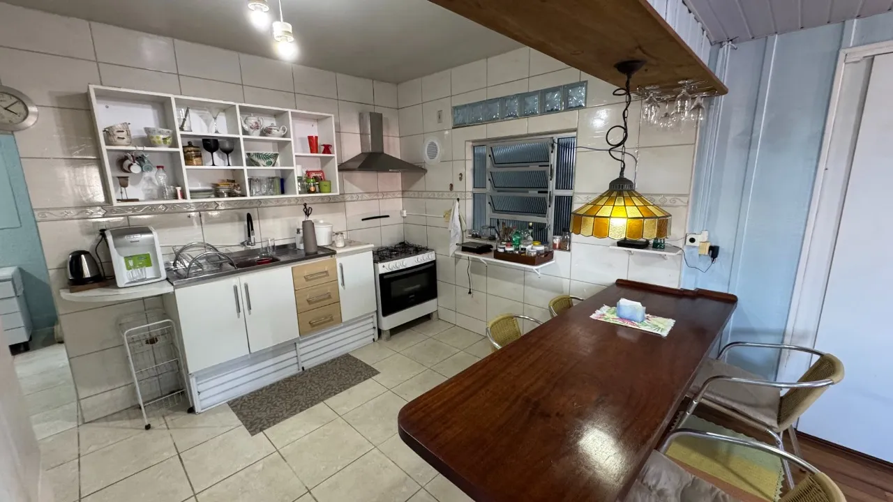 Casa com 1 suíte e 3 quartos à venda no bairro Santo Antônio em Joinville-SC por R$750.000,00. — foto 6