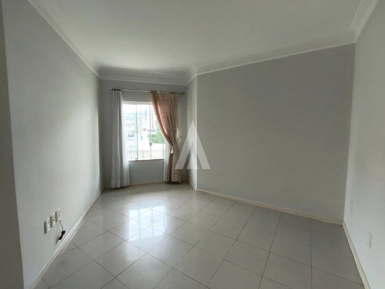 Casa com 1 suíte e 2 quartos à venda no bairro Saguaçu em Joinville-SC por R$1.350.000,00. — foto 3