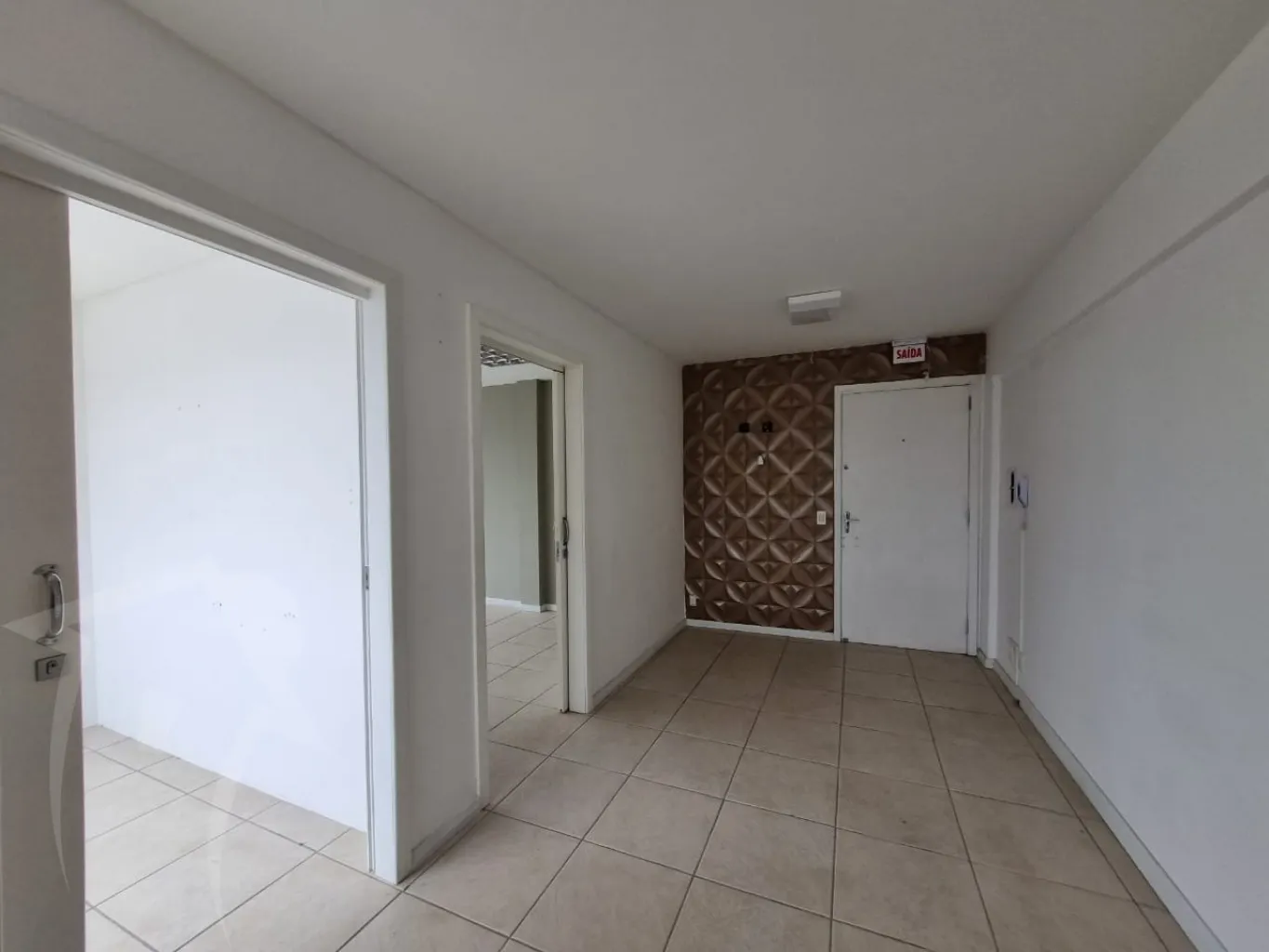 Sala comercial no Centro de Indaial com garagem — foto 7