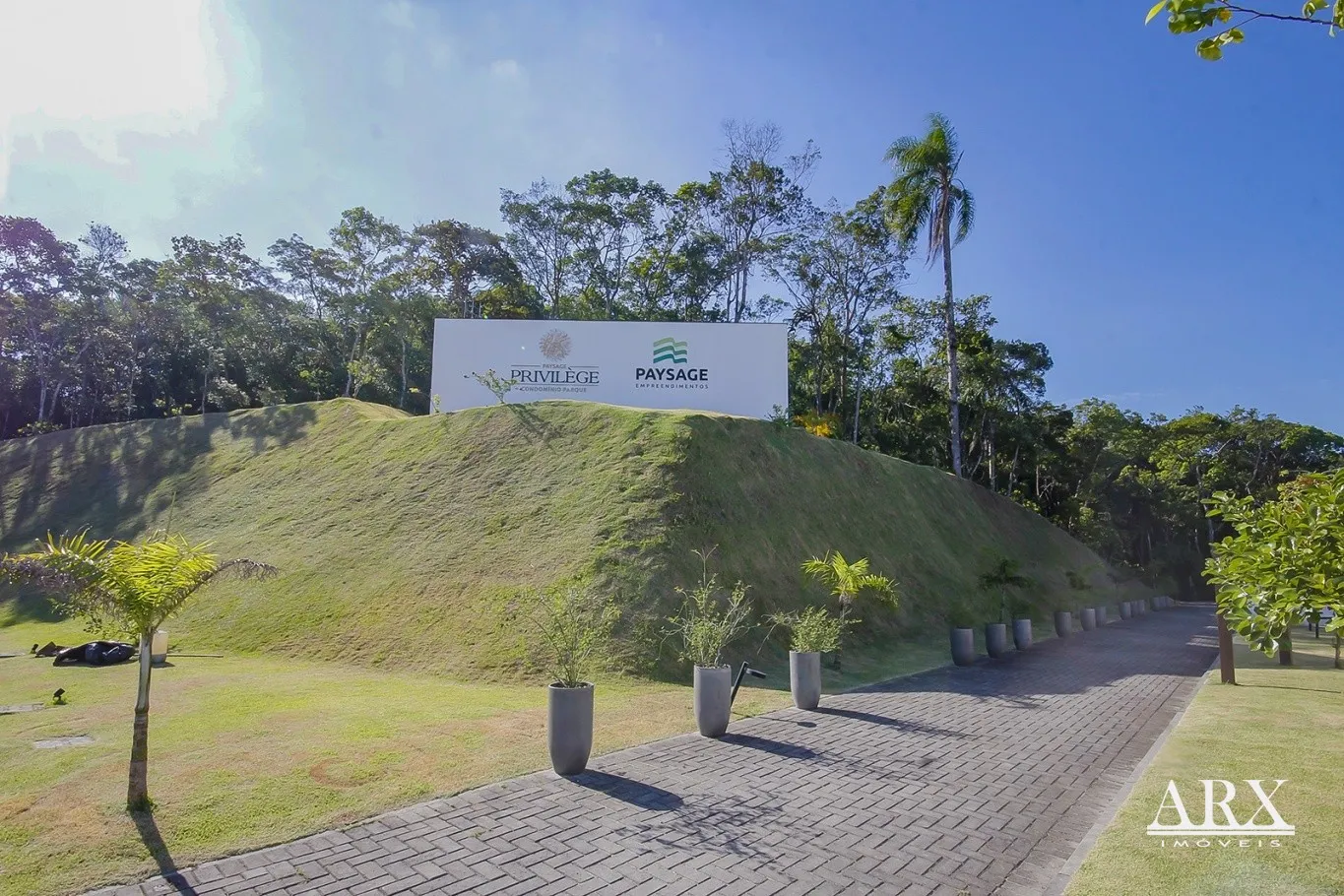 Venda lote no Paysage Privilége Condomínio Parque, na Ponta Aguda - foto 1