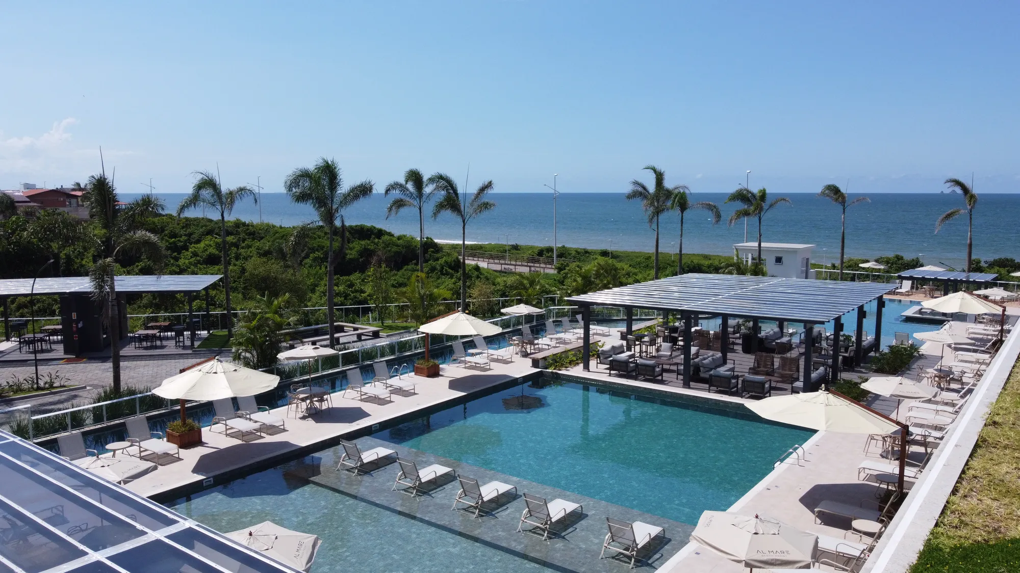 Apartamento Frente Mar em Balneário Piçarras - foto 1