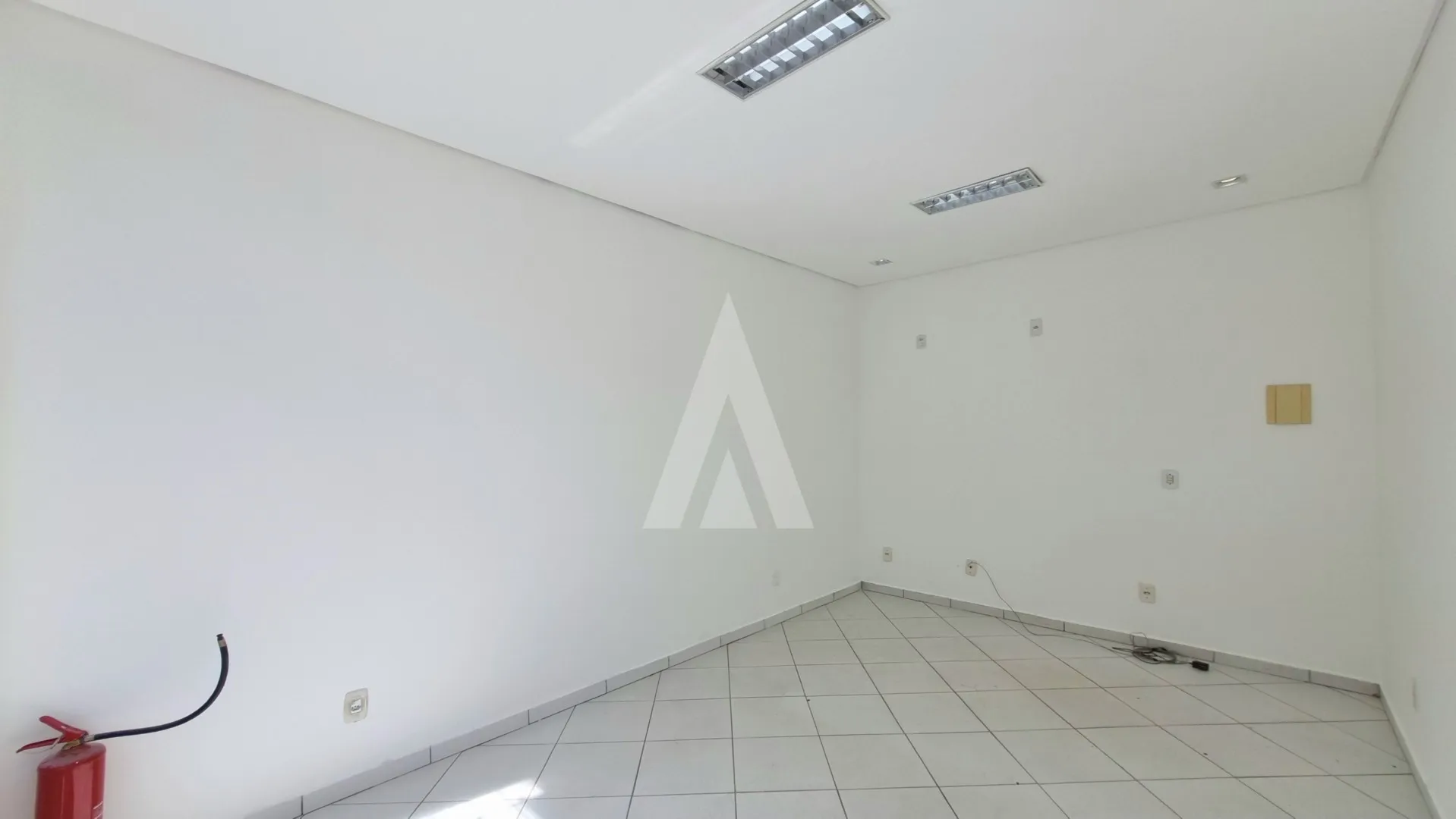 Loja com 1 sala ampla e lavabo coletivo no bairro Centro. — foto 5