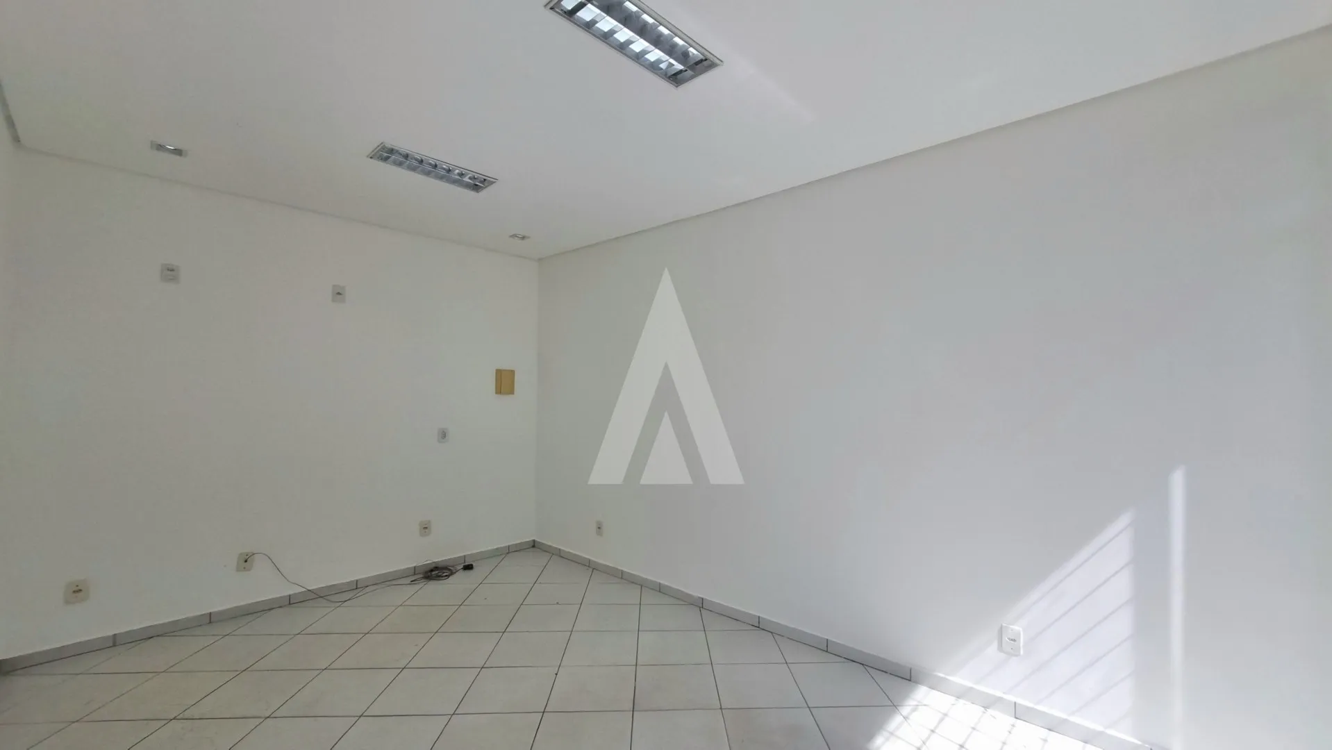 Loja com 1 sala ampla e lavabo coletivo no bairro Centro. — foto 7