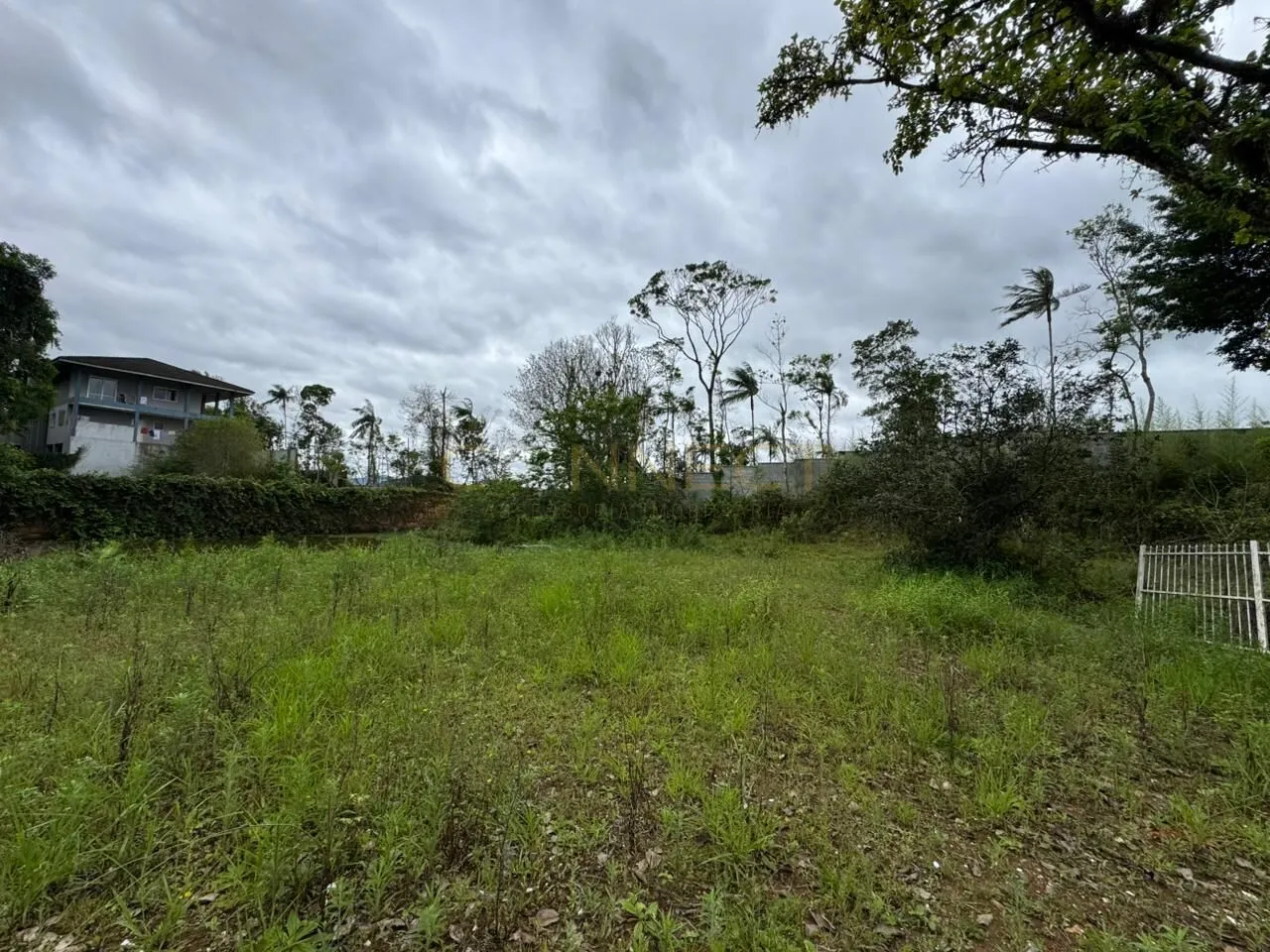 São 2 terrenos totalizando 2.300m2 - foto 1