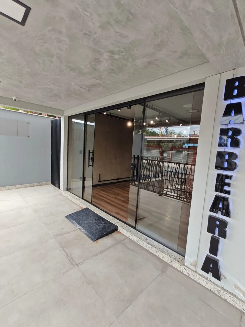 **Sala Comercial Térrea Climatizada e semi mobiliada - 70m | Centro - Blumenau** - foto 1