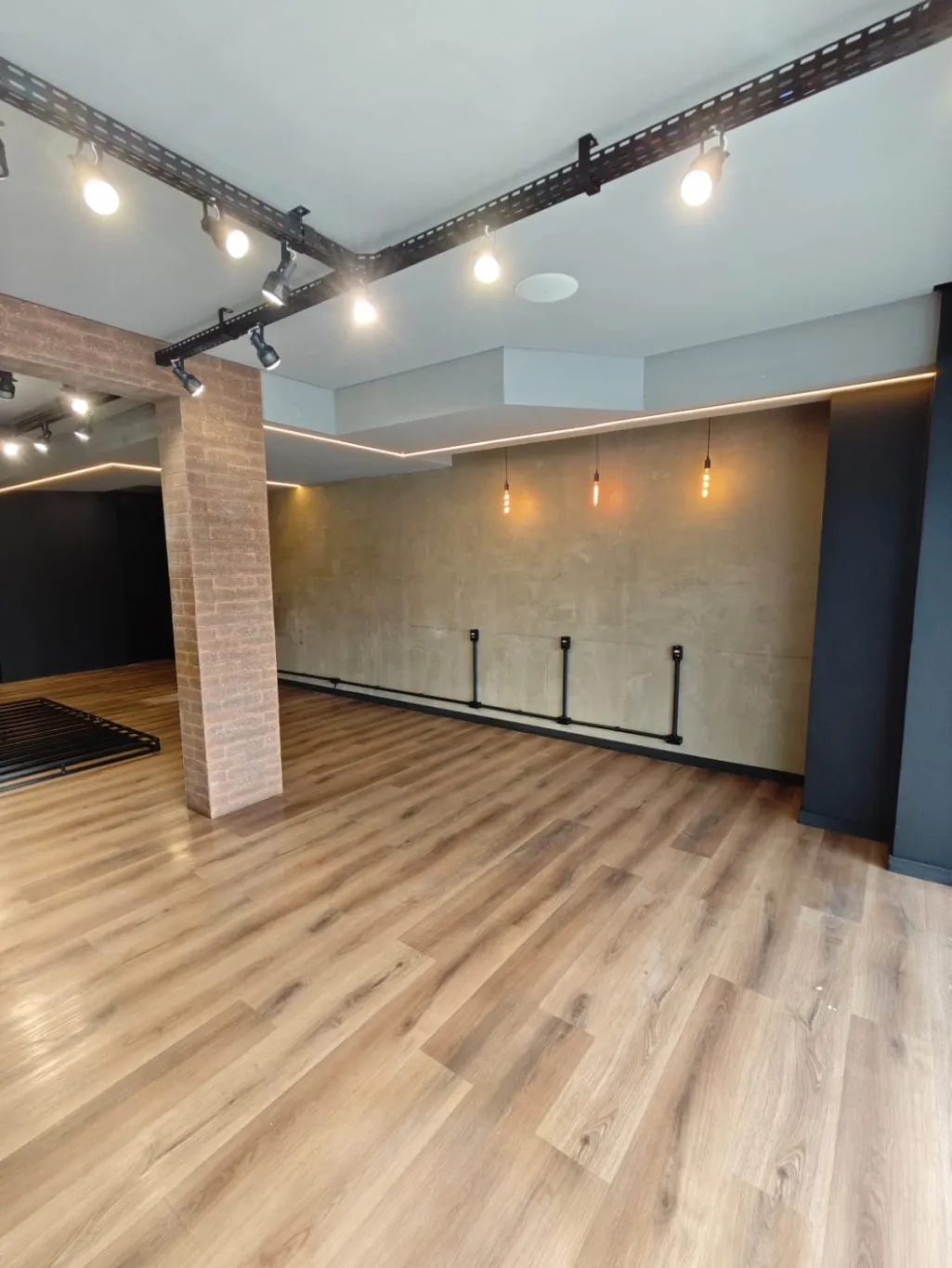 **Sala Comercial Térrea Climatizada e semi mobiliada - 70m | Centro - Blumenau** — foto 6