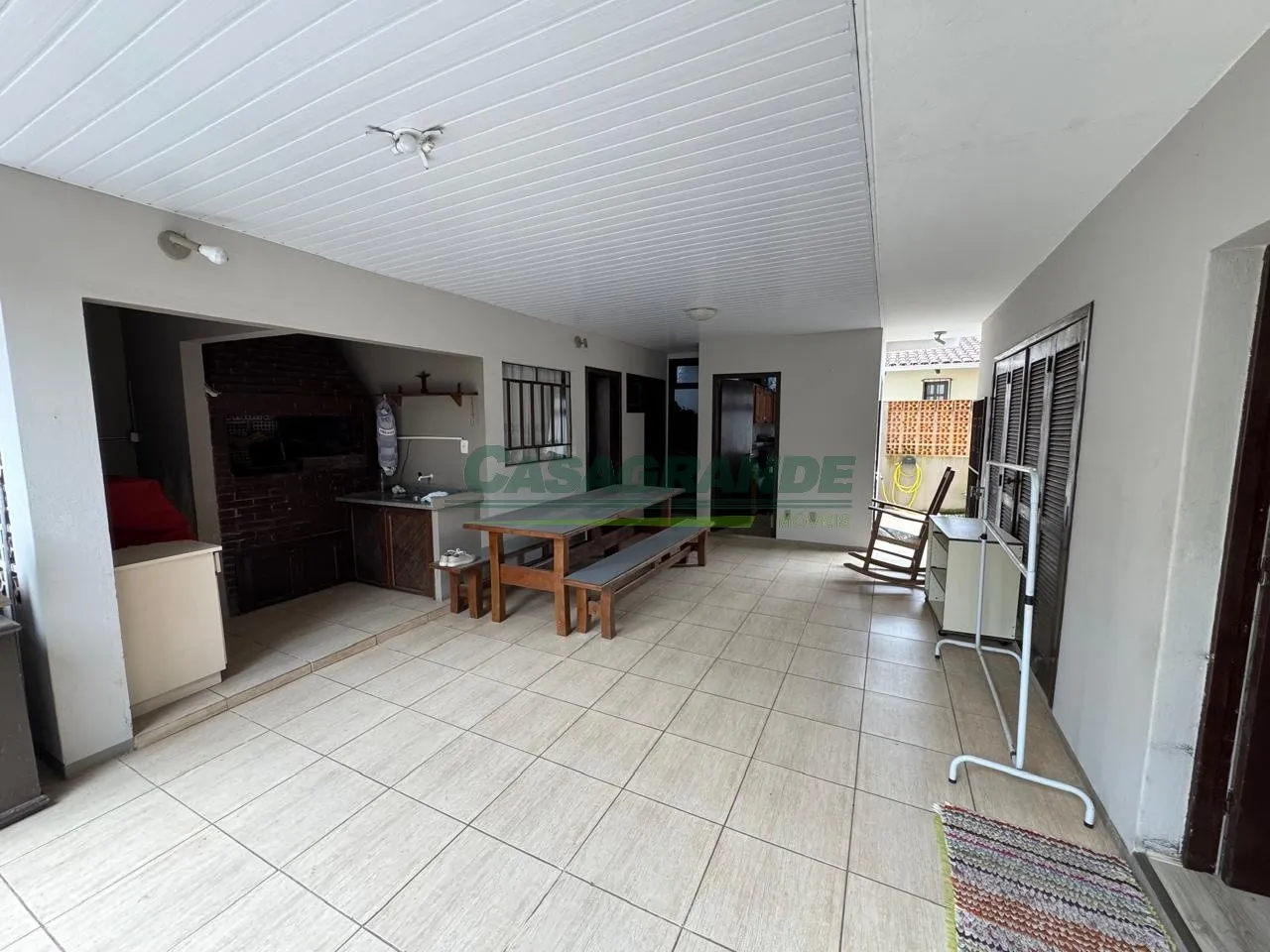 Casa No Bairro Garcia com 4 Dormitórios Sendo 1 Suíte e um amplo espaço de Área Externa! — foto 6