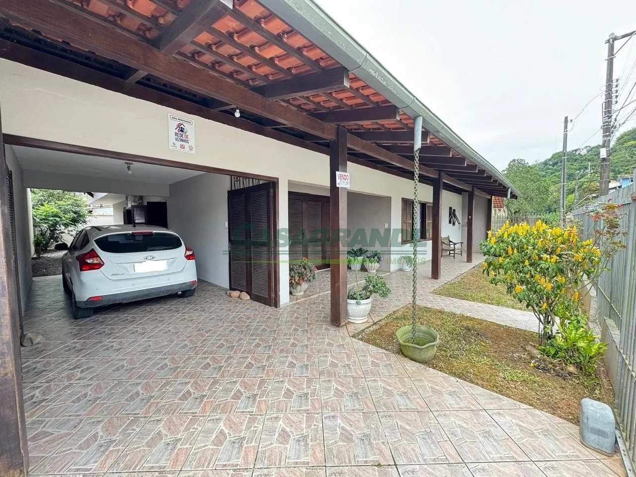 Casa No Bairro Garcia com 4 Dormitórios Sendo 1 Suíte e um amplo espaço de Área Externa! - foto 1
