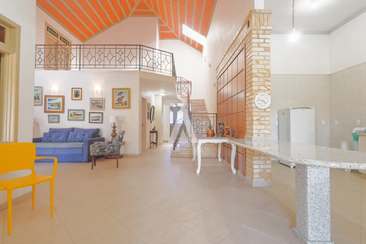 Casa com 3 suítes à venda no bairro Glória em Joinville-SC por R$2.599.000,00. — foto 2
