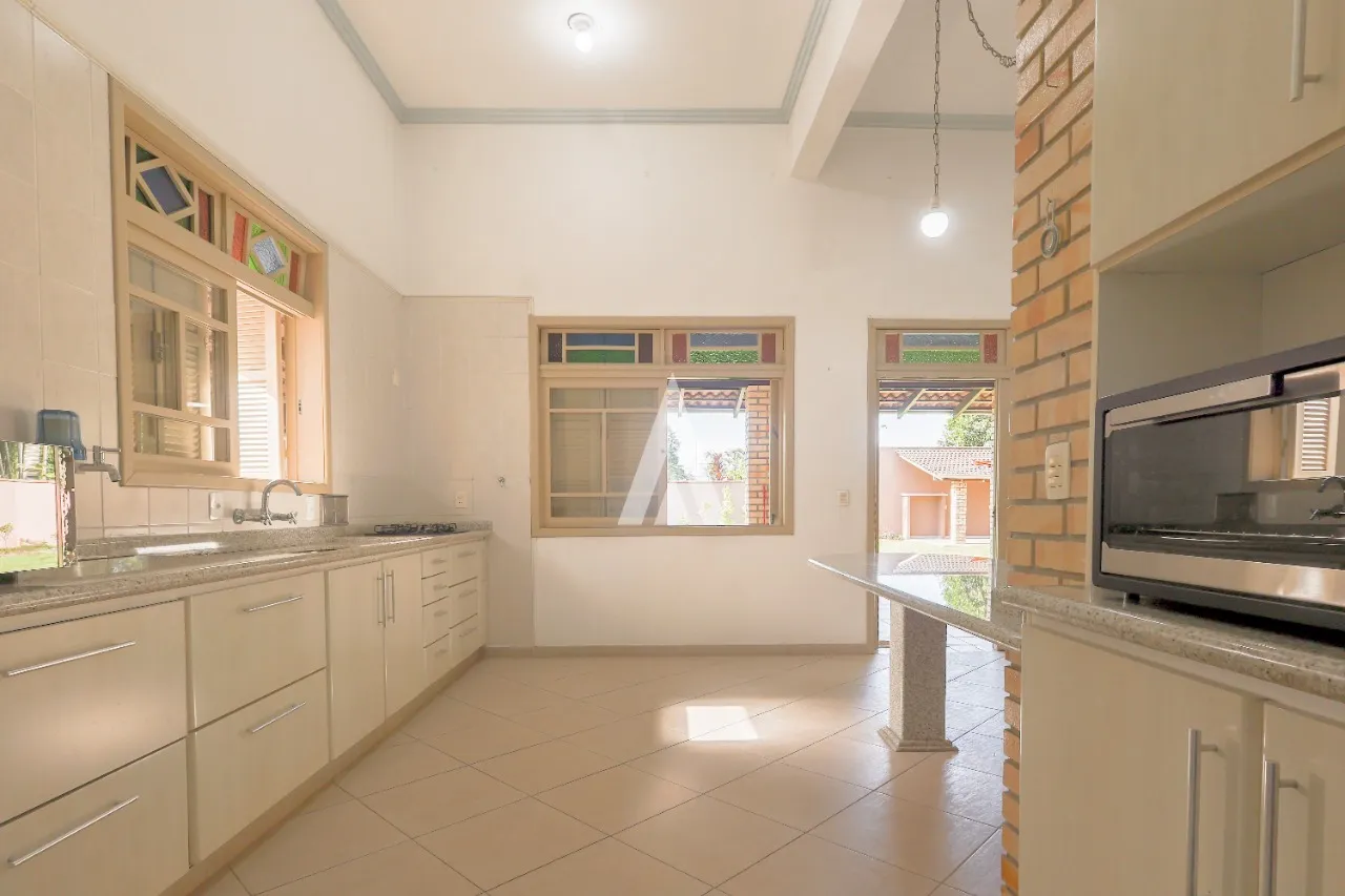 Casa com 3 suítes à venda no bairro Glória em Joinville-SC por R$2.599.000,00. — foto 5