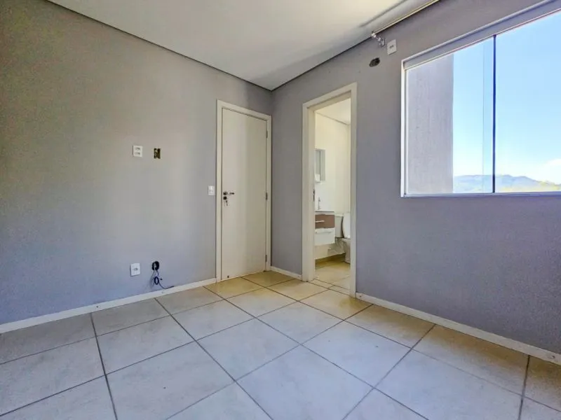 Belíssimo apartamento com 3 dormitórios sendo 1 suíte na Itoupavazinha — foto 4