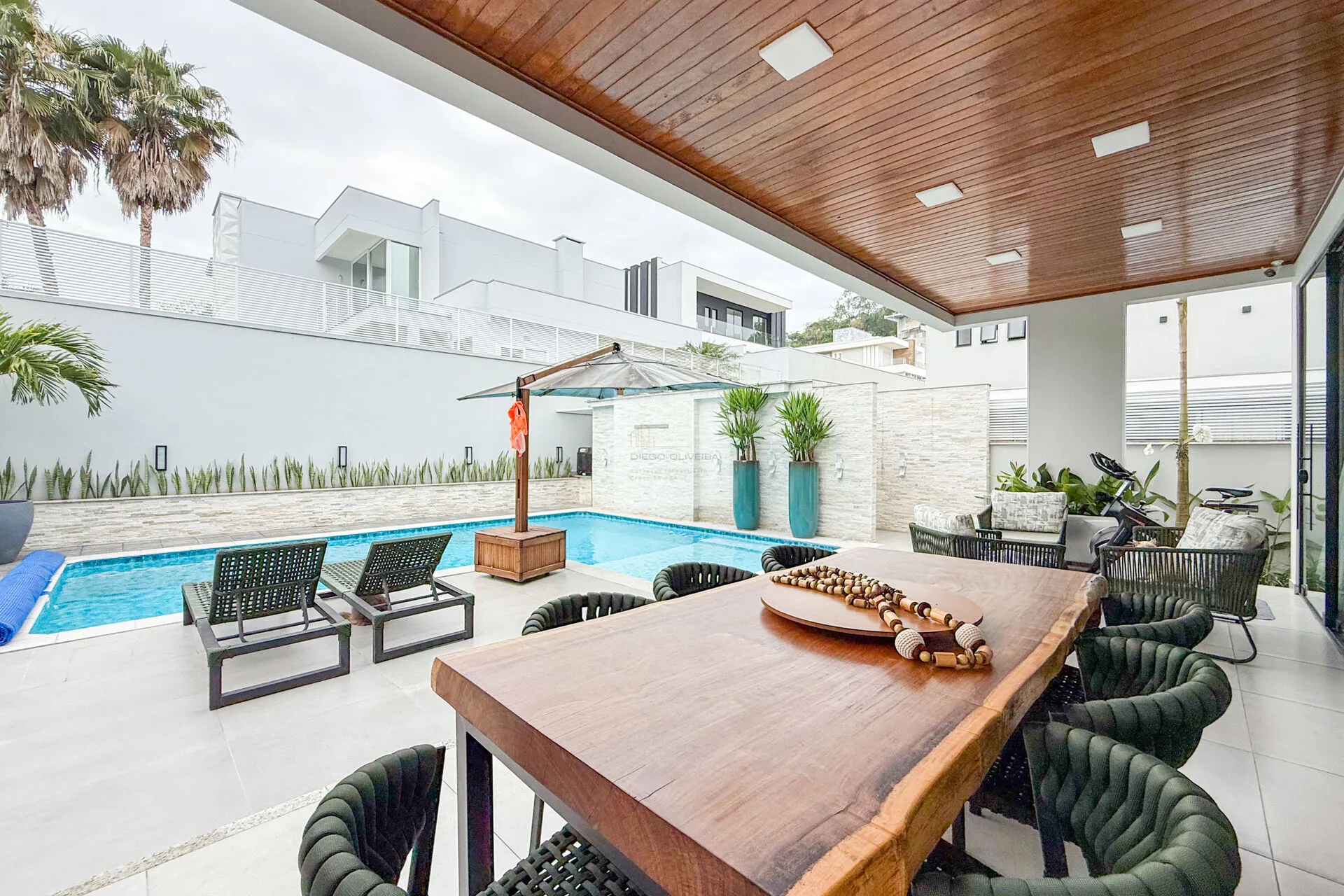 Linda casa nova mobiliada no Condomínio Golden Park em Blumenau-SC — foto 3