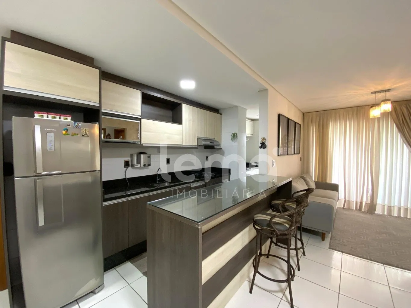 Apartamento mobiliado com 2 dormitórios sendo 1 suíte, próximo à Vila Germânica no bairro Velha em Blumenau. - foto 1