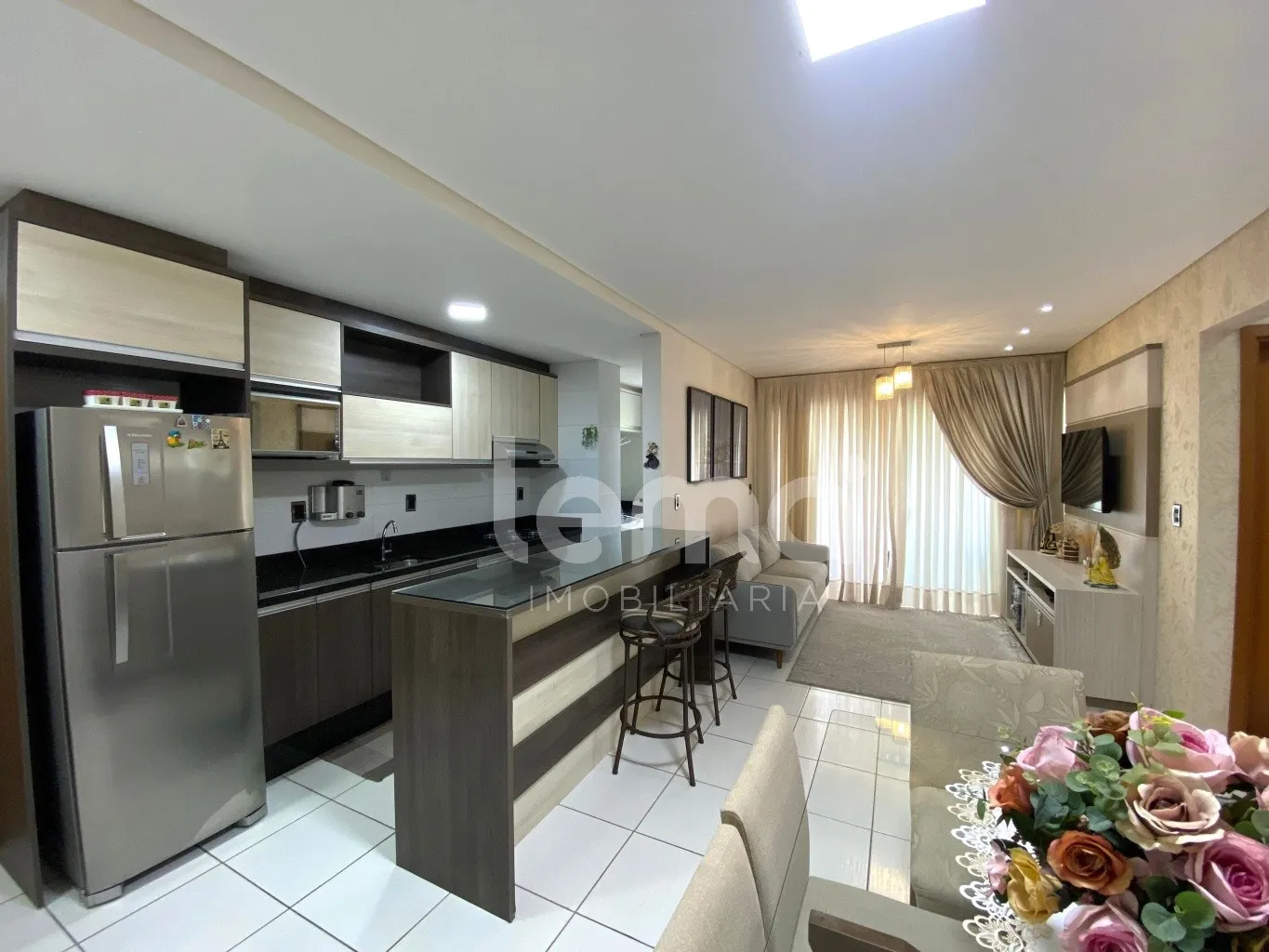 Apartamento mobiliado com 2 dormitórios sendo 1 suíte, próximo à Vila Germânica no bairro Velha em Blumenau. — foto 2