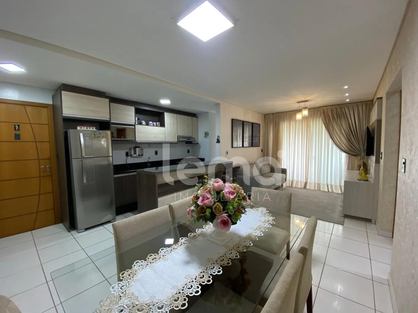 Apartamento mobiliado com 2 dormitórios sendo 1 suíte, próximo à Vila Germânica no bairro Velha em Blumenau. — foto 3