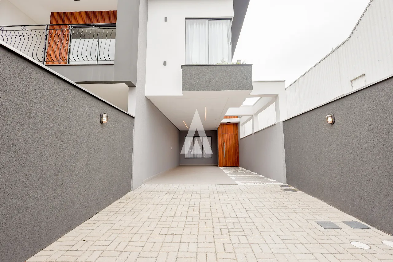 Lindo sobrado mobiliado com 3 suítes à venda no bairro Bom Retiro em Joinville-SC de FR$ 995.000,00 por R$ 945.000,00.000,00. - foto 1