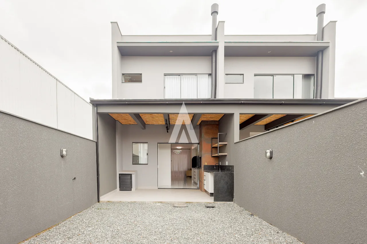 Lindo sobrado mobiliado com 3 suítes à venda no bairro Bom Retiro em Joinville-SC de FR$ 995.000,00 por R$ 945.000,00.000,00. — foto 7