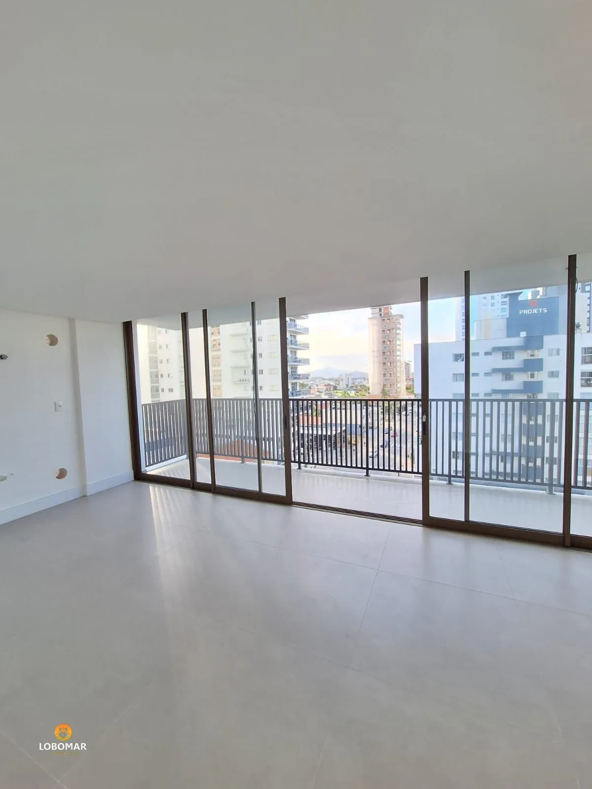 Apartamento de 2 suítes, quadra mar, à 80m do mar, no bairro Itacolomi, em Balne — foto 3