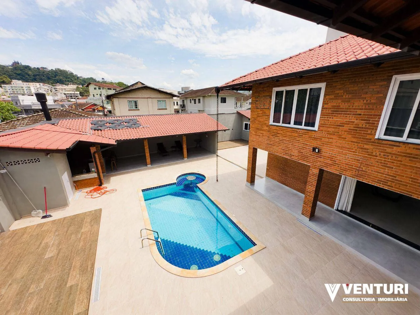 Casa com 4 dormitórios à venda, sendo 2 suítes com 370 m por R$ 1.950.000 - Garcia - Blumenau/SC — foto 3
