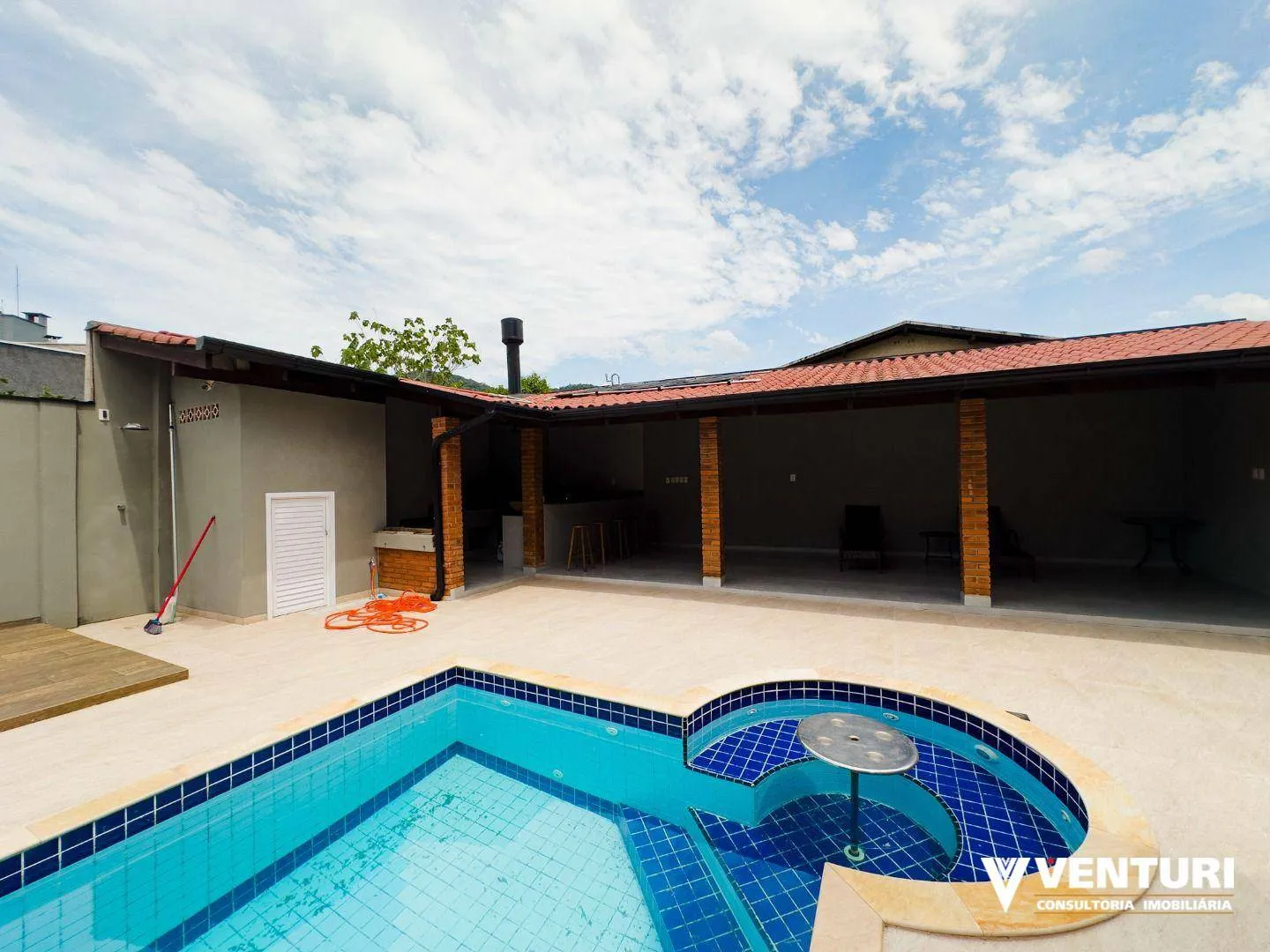 Casa com 4 dormitórios à venda, sendo 2 suítes com 370 m por R$ 1.950.000 - Garcia - Blumenau/SC — foto 7