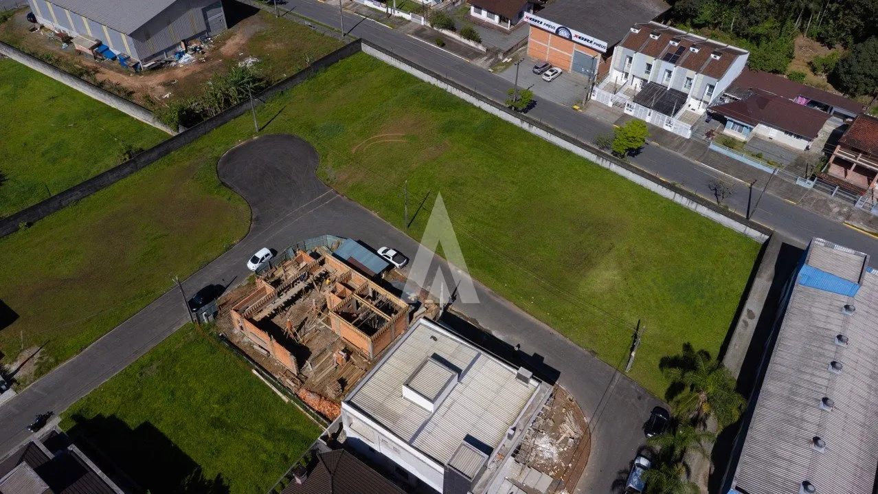 Terreno à venda no bairro Pirabeiraba em Joinville-SC por R$780.000,00. Terreno com área de 484m. — foto 4