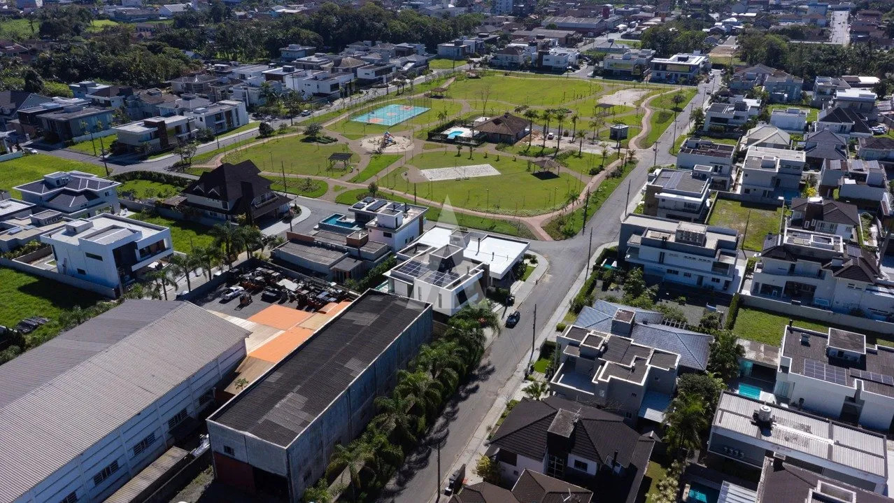 Terreno à venda no bairro Pirabeiraba em Joinville-SC por R$780.000,00. Terreno com área de 484m. — foto 7