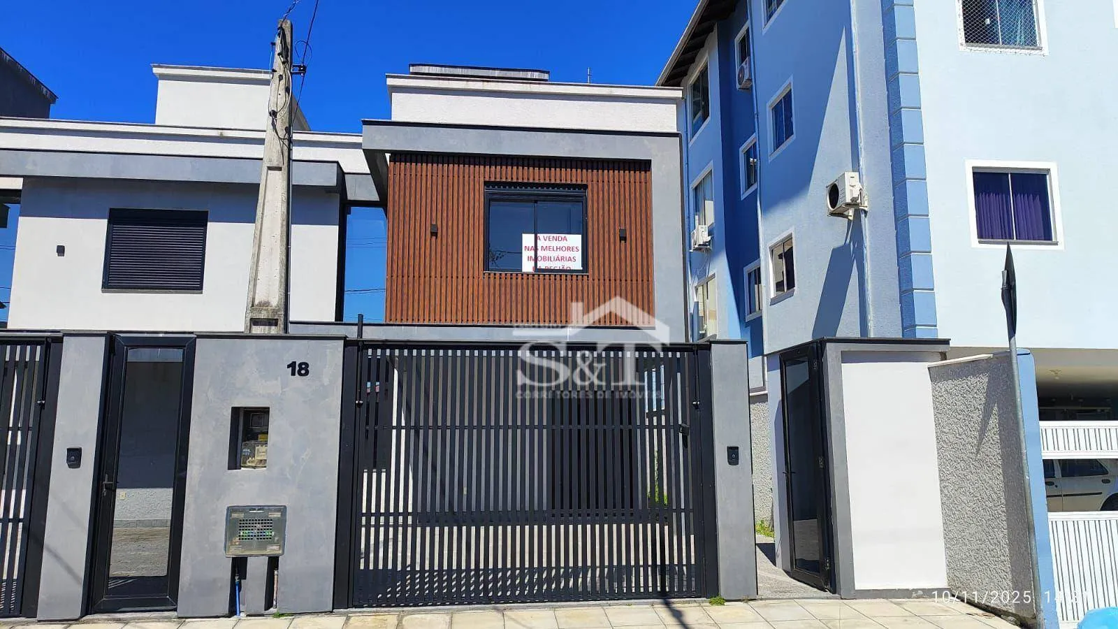 Sobrado semimobiliado, 3 suítes, à 150m do centrinho dos Ingleses e 500m da praia! — foto 2