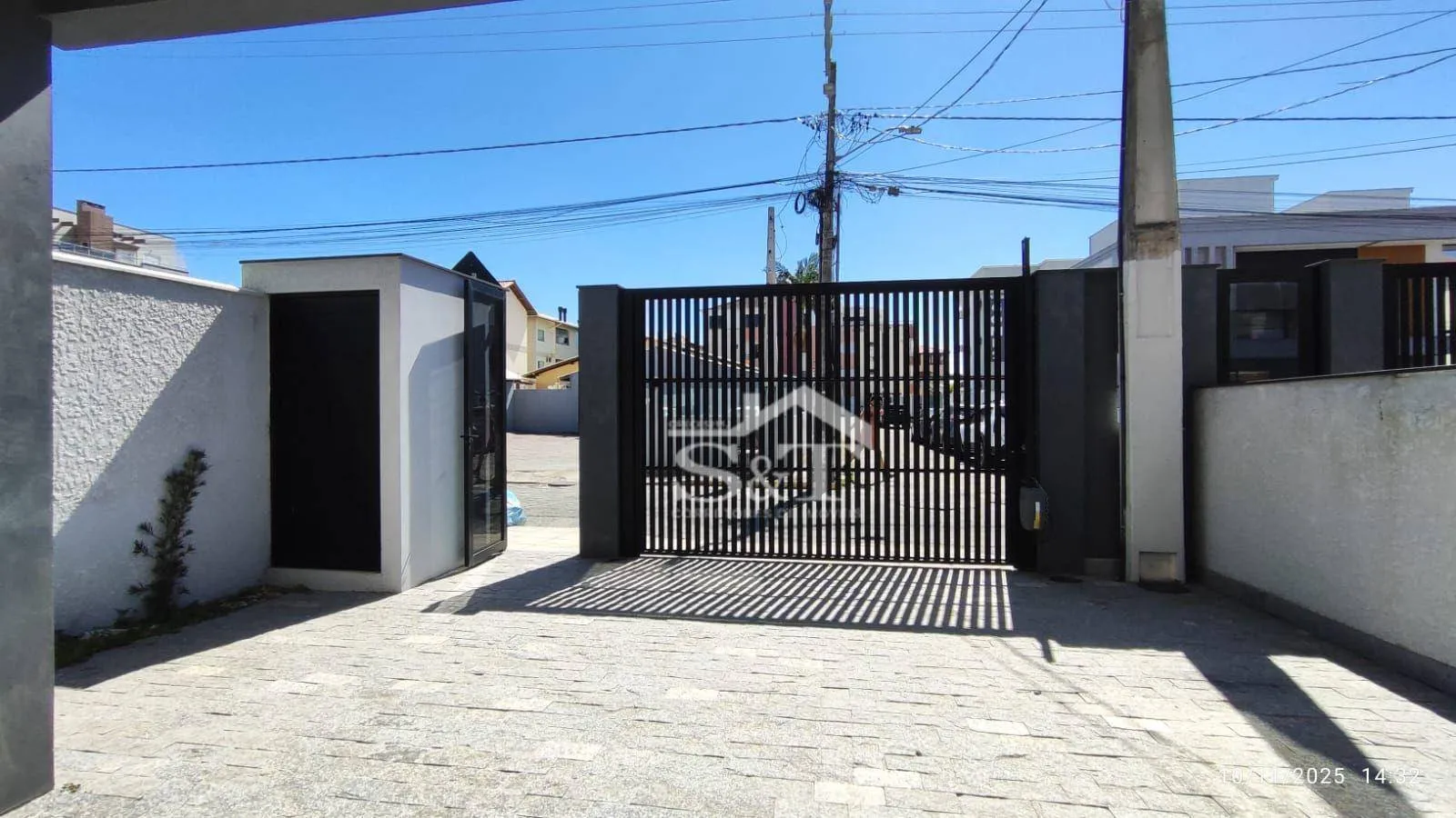 Sobrado semimobiliado, 3 suítes, à 150m do centrinho dos Ingleses e 500m da praia! — foto 7