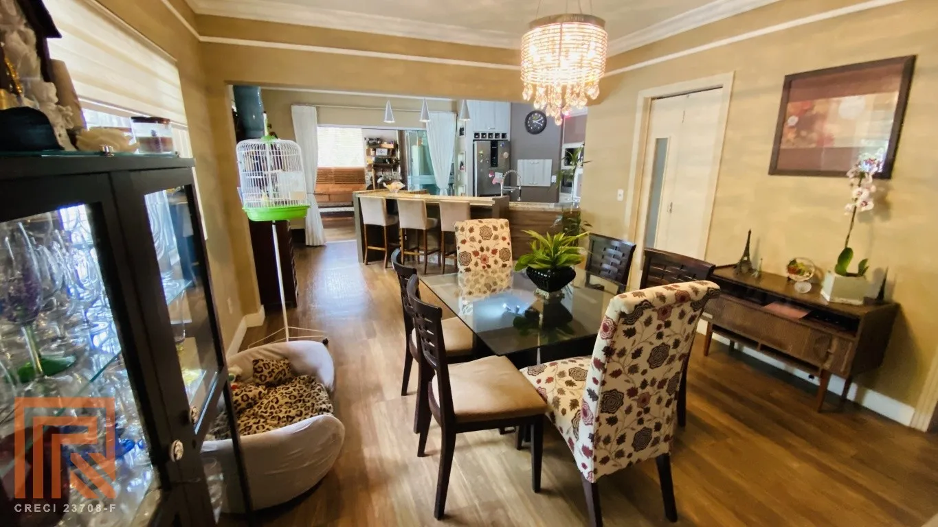 Casa térrea com piscina na transversal da rua Humberto De Campos!!! — foto 2