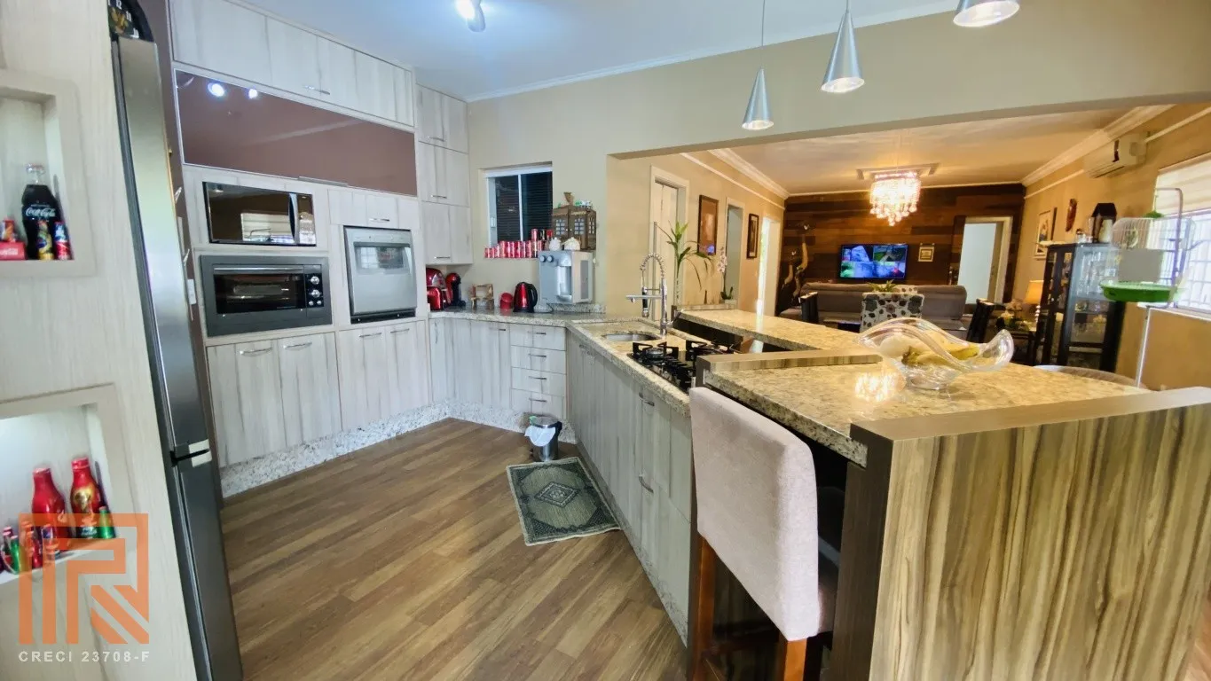 Casa térrea com piscina na transversal da rua Humberto De Campos!!! — foto 5