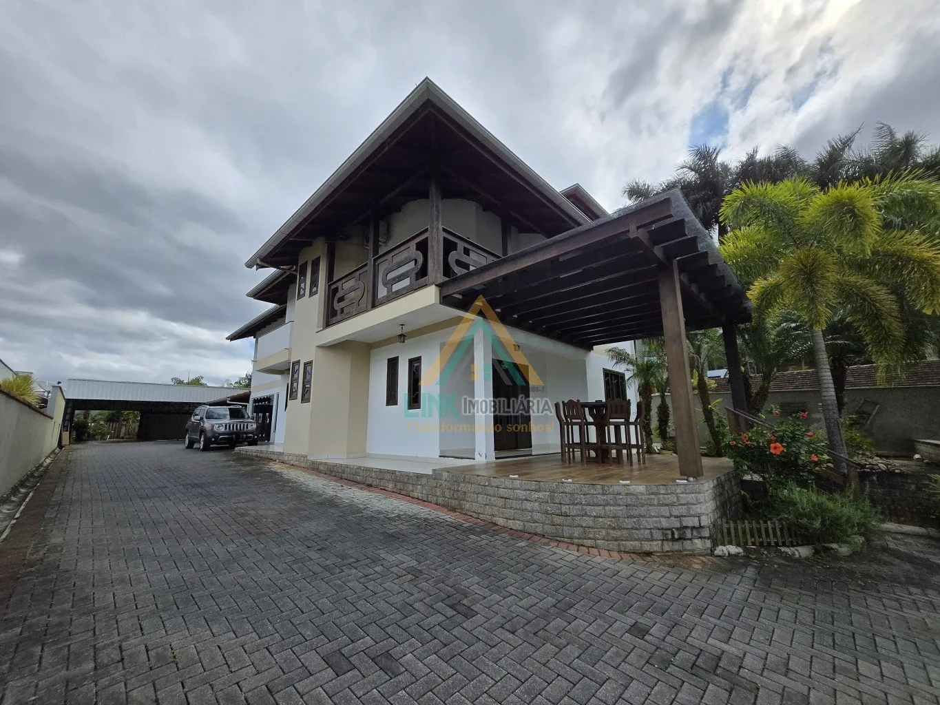 Casa de Alvenaria no Centro da cidade de Pomerode, com 406,00m de Área construída e edificada em um Terreno com 1.250,50m. — foto 2