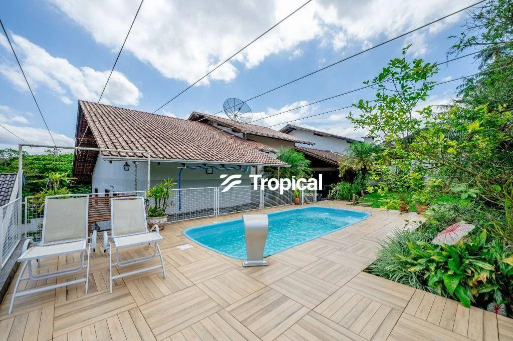 Casa à venda com 4 quartos e 1 suíte, 5 vagas, 540m² no Velha, Blumenau - foto 1
