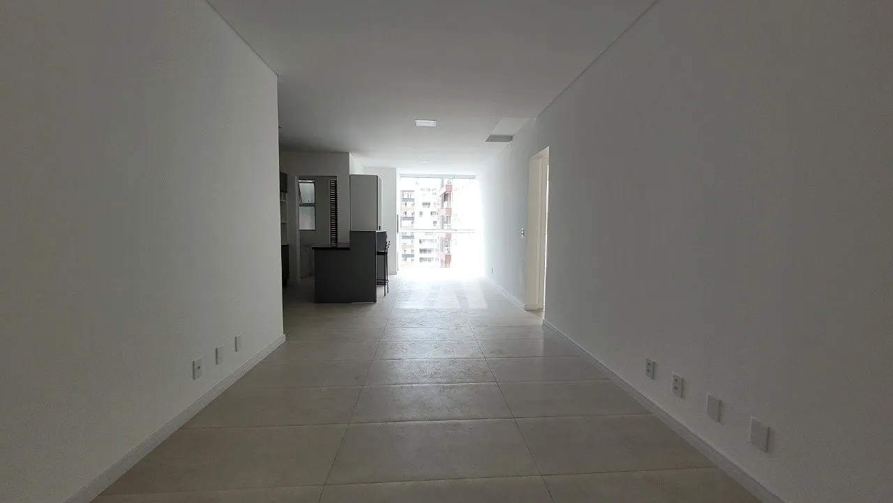 Apartamento com 3 suítes à venda no bairro América em Joinville-SC por R$ 990.000,00. — foto 2