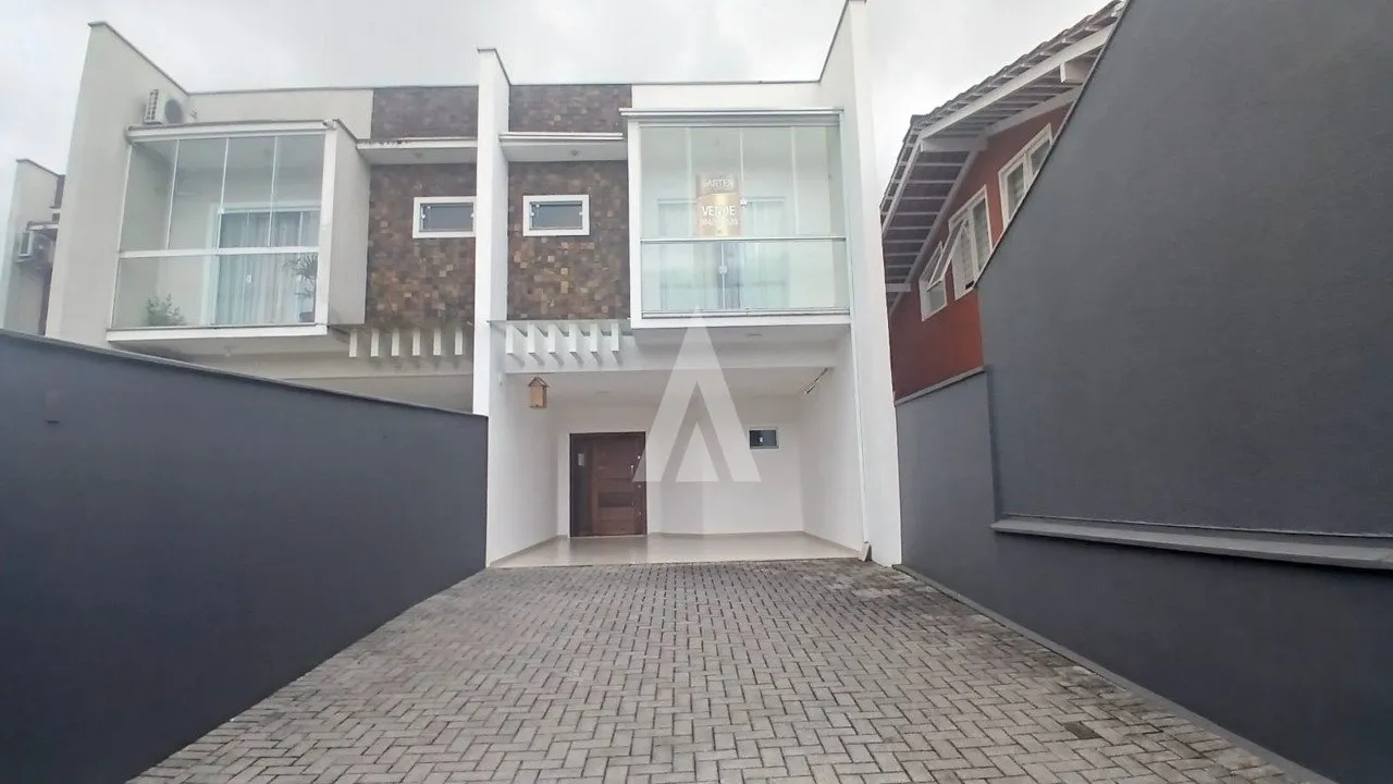 Casa com 1 suíte e 2 quartos à venda no bairro Saguaçu em Joinville-SC por R$1.280.000,00. - foto 1