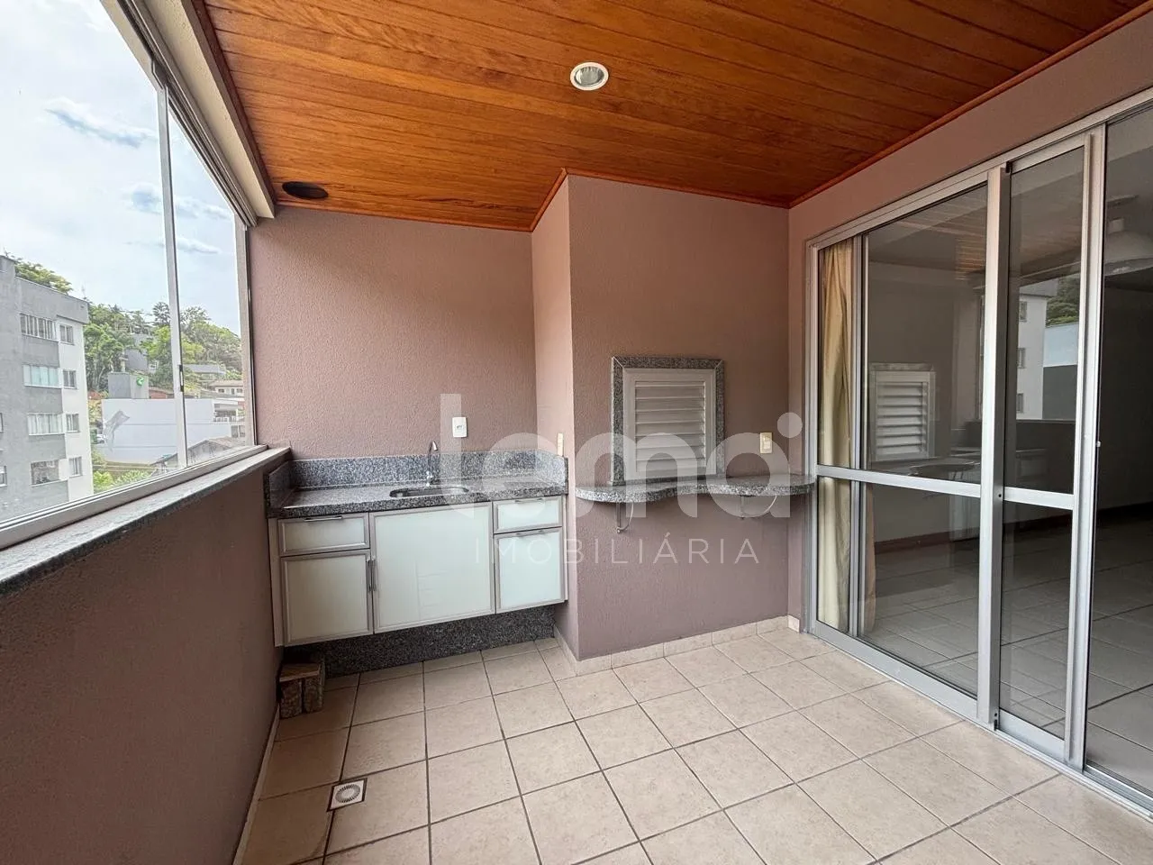 Apartamento com 2 dormitórios, sendo uma suíte, no bairro Itoupava Seca em Blumenau. — foto 2