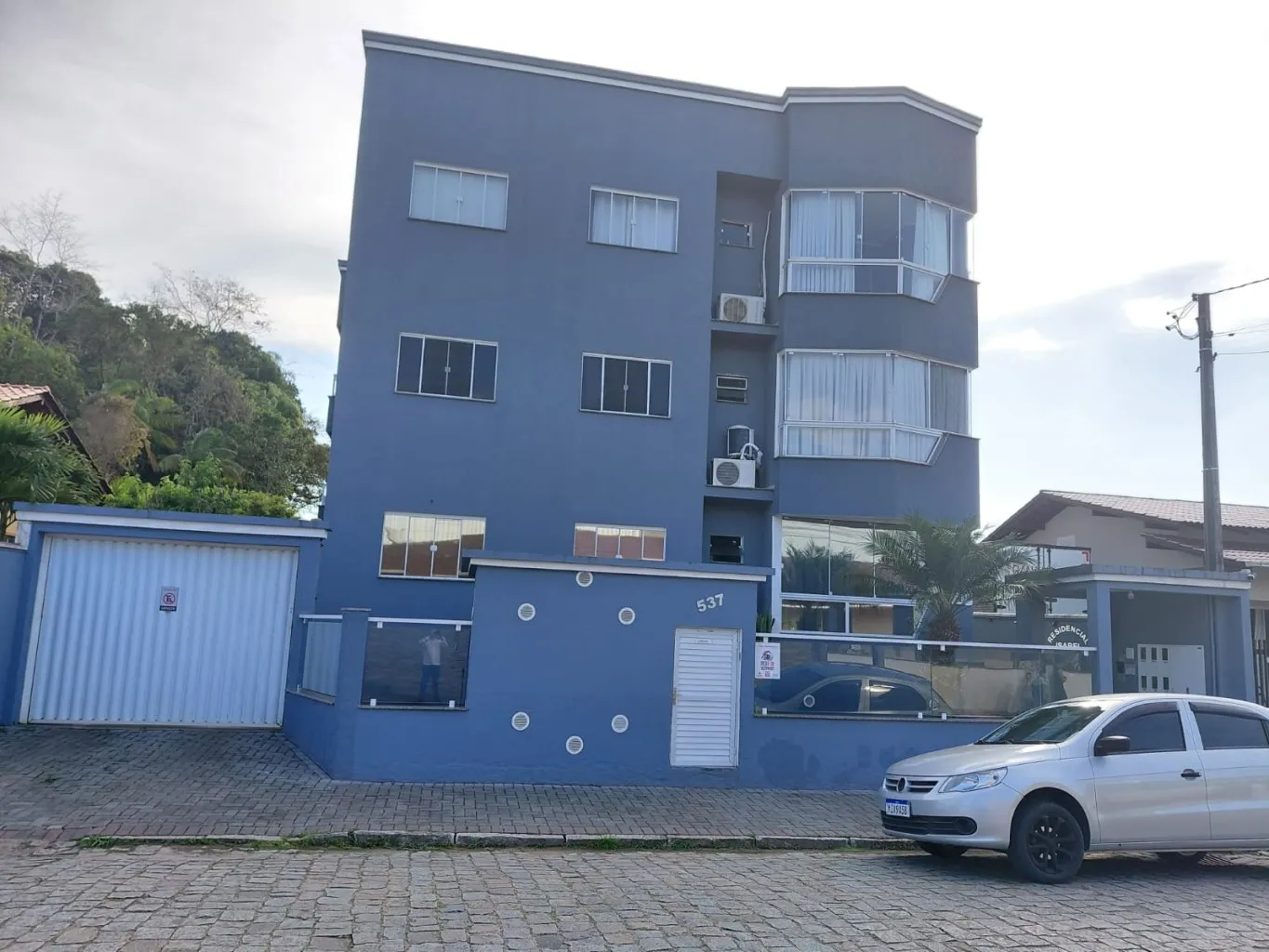 Apartamento mobiliado com suíte e duas vagas de garagem - foto 1