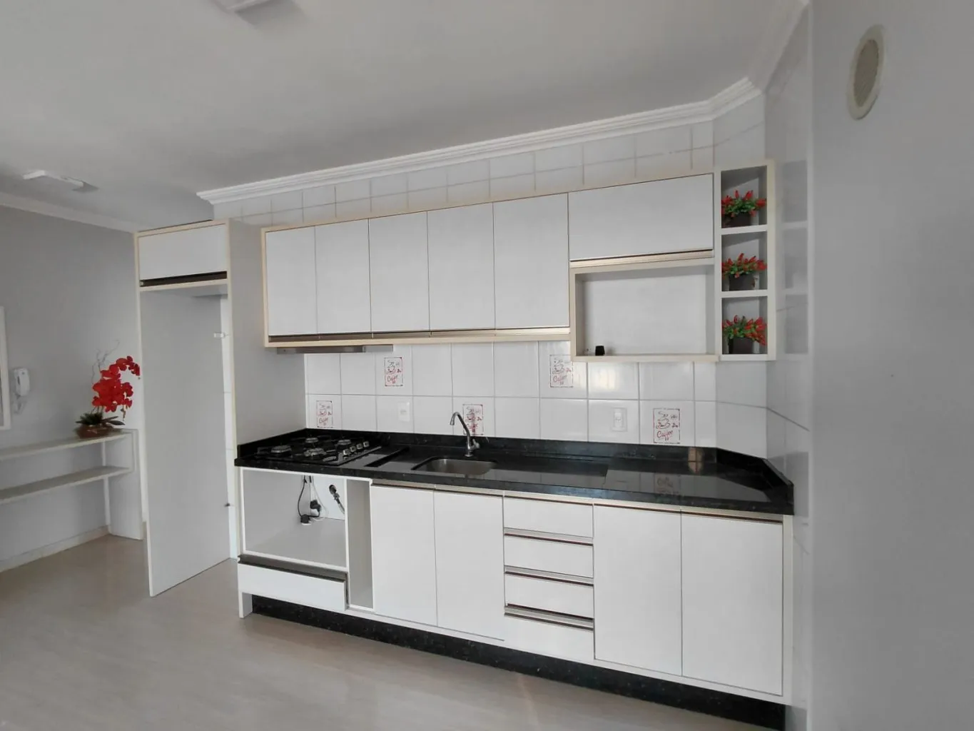 Apartamento mobiliado com suíte e duas vagas de garagem — foto 3