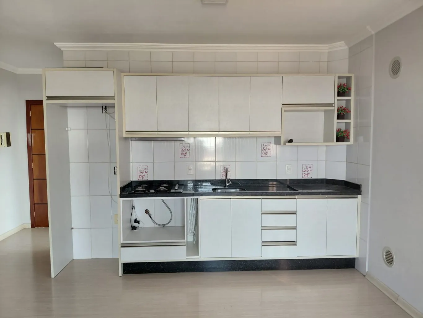 Apartamento mobiliado com suíte e duas vagas de garagem — foto 4