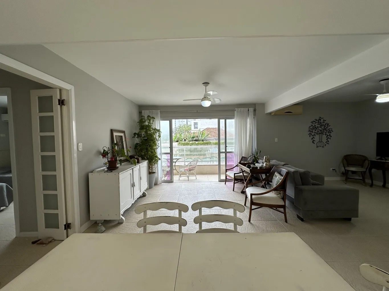 Apartamento frente mar disponível para locação no bairro Centro, em Balneário Piçarras/SC. Cód. 22446 — foto 4