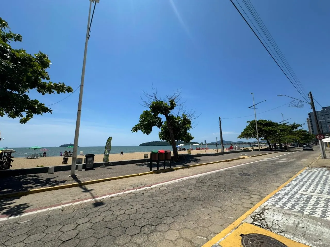 Apartamento frente mar disponível para locação no bairro Centro, em Balneário Piçarras/SC. Cód. 22446 — foto 2