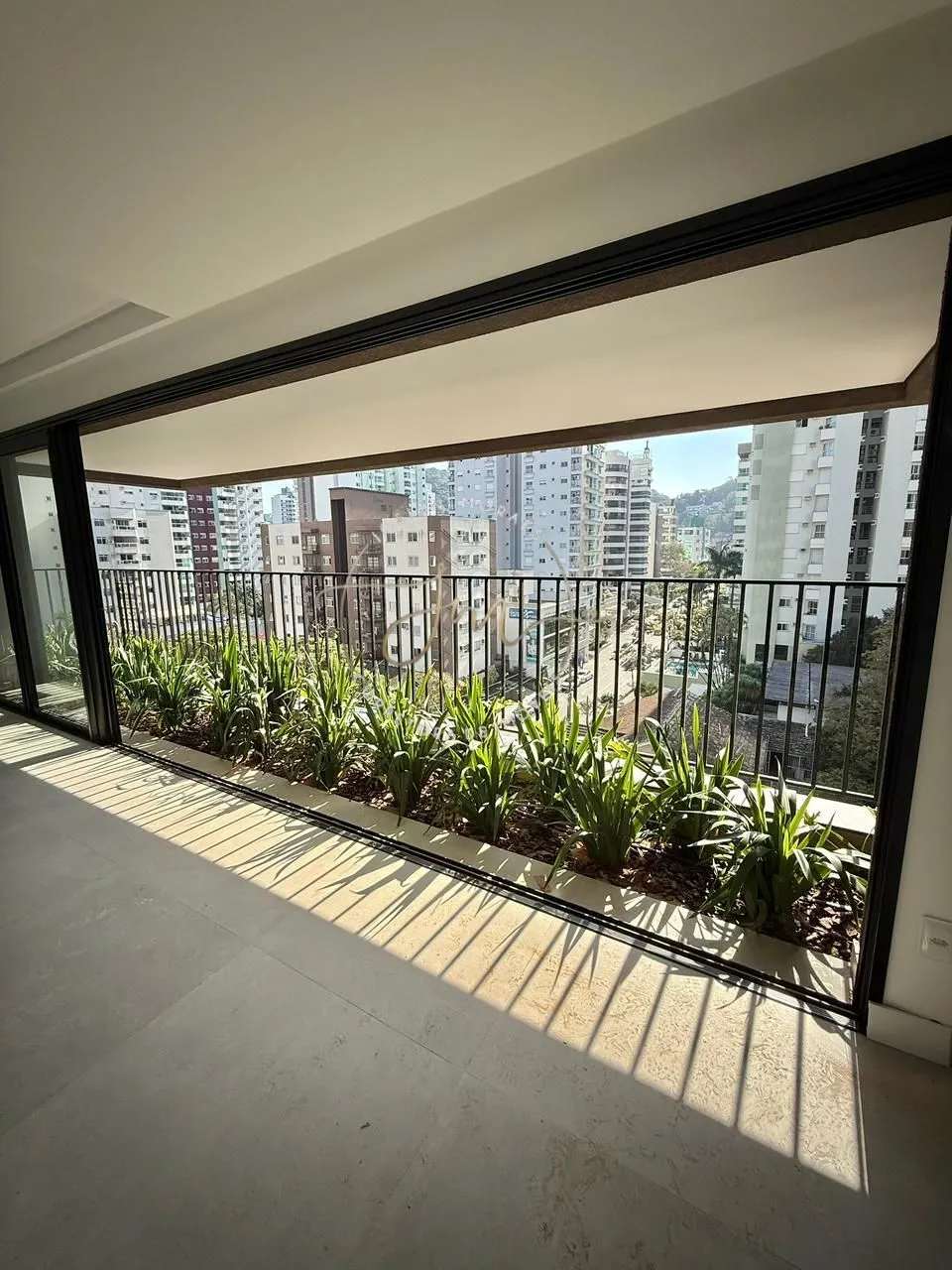 Apartamento alto padrão com 3 suítes no bairro Victor Konder — foto 4