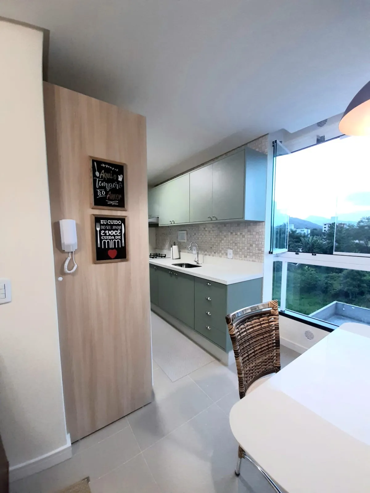 Apartamento Mobiliado e Decorado no Centro de Pomerode  Porteira Fechada — foto 4