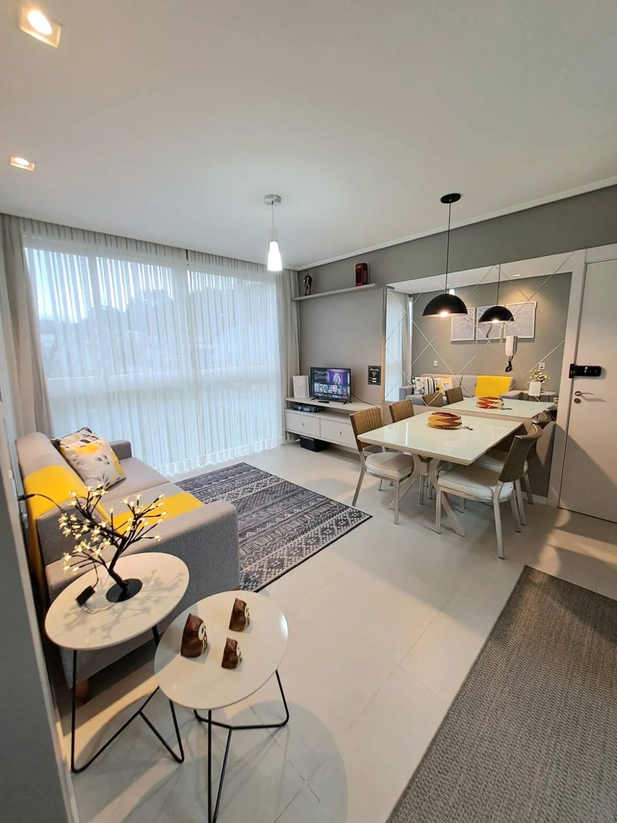 Apartamento 100% Mobiliado à Venda no Centro de Pomerode  Porteira Fechada | 2 Vagas de garagem - foto 1