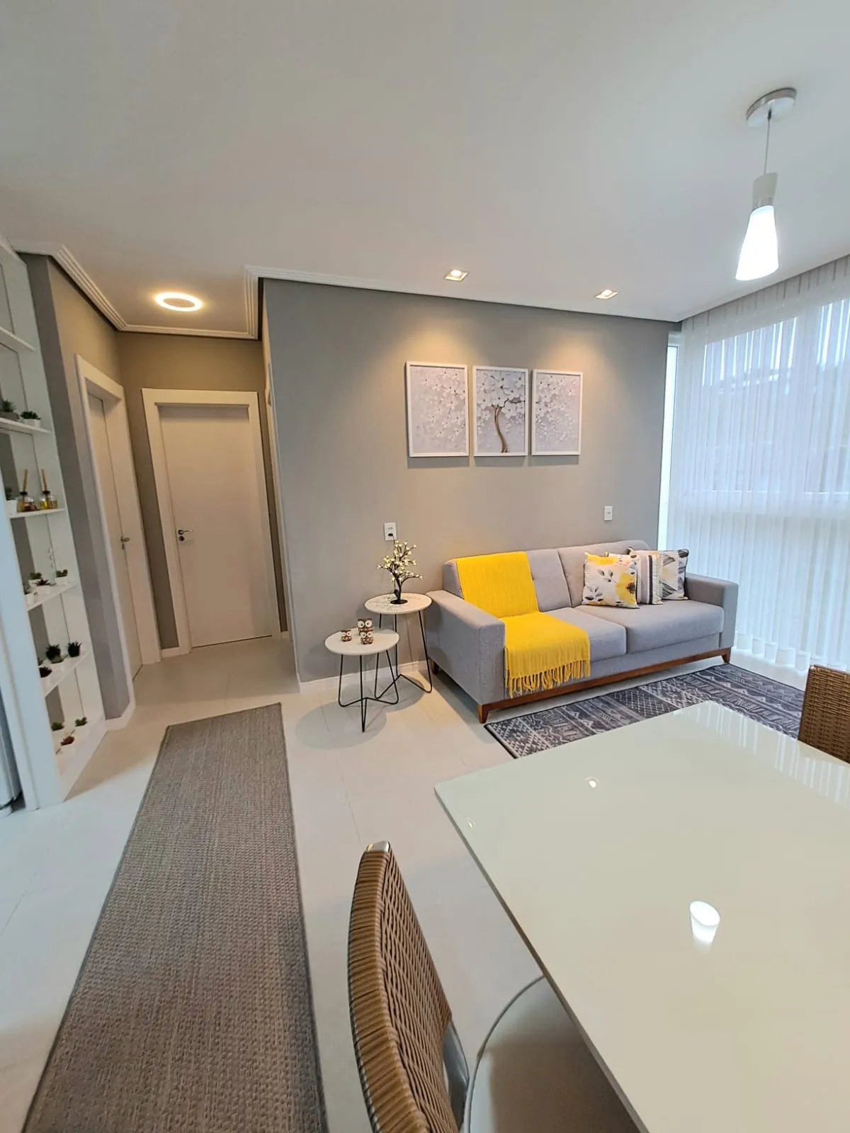 Apartamento 100% Mobiliado à Venda no Centro de Pomerode  Porteira Fechada | 2 Vagas de garagem — foto 2