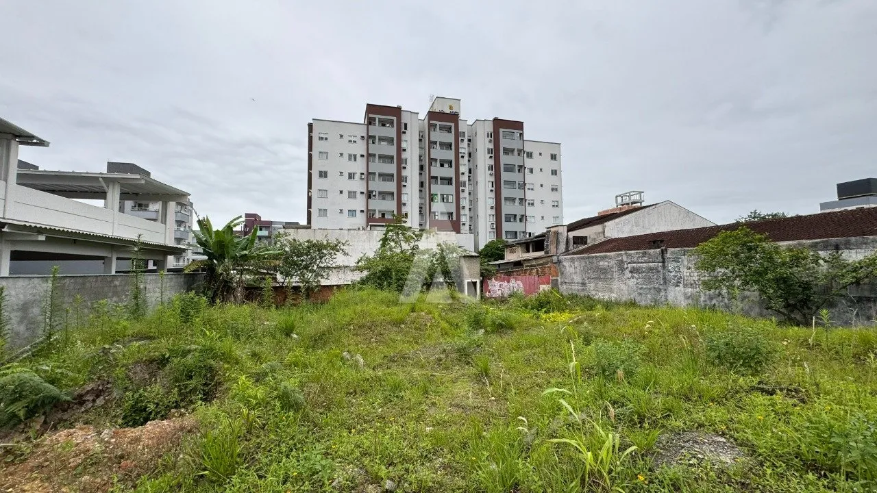Terreno com 1006,82m à venda no bairro Costa e Silva em Joinville-SC por R$1.300.000,00. - foto 1