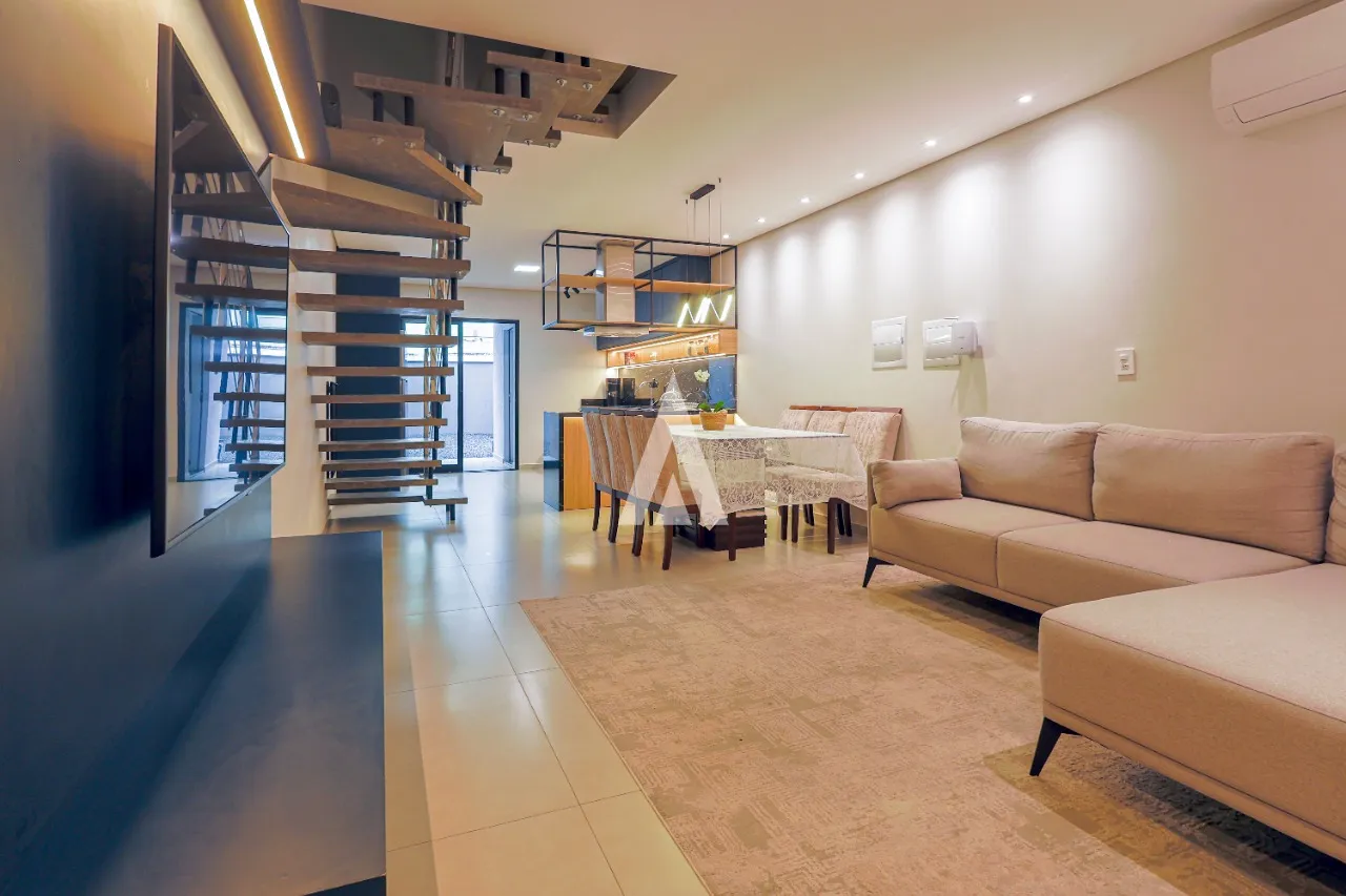 Casa com 1 suíte e 2 quartos à venda no bairro Santo Antônio em Joinville-SC por R$780.000,00. - foto 1